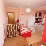 Happy House Daire Varypatádes